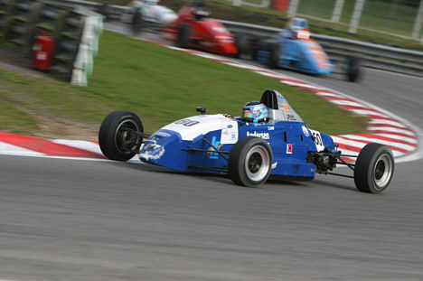 Dennis Lind satser på at vinde Formula Ford Festival på Brands Hatch i denne weekend.